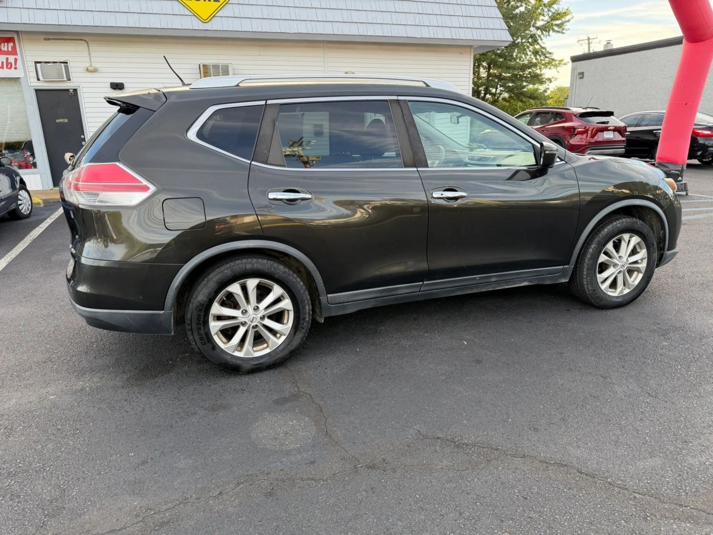 2016 Nissan Rogue SV AWD (KNMAT2MV3GP) with an 2.5L L4 DOHC 16V engine, CVT transmission, located at 1010 N White Horse Pike, Stratford, NJ, 08084, (856) 262-9500, 39.838921, -75.011497- Photo#1
