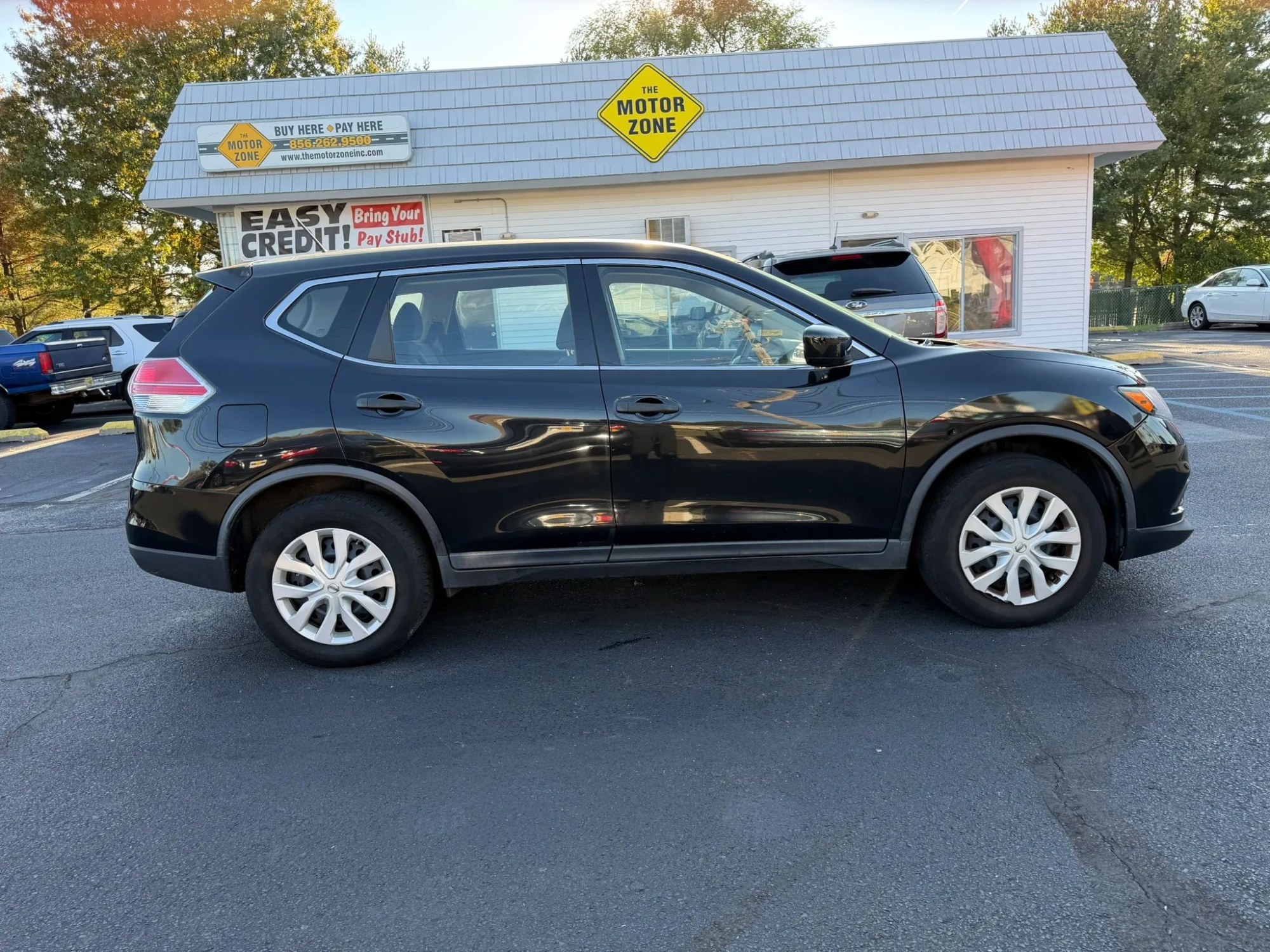photo of 2016 Nissan Rogue SV AWD