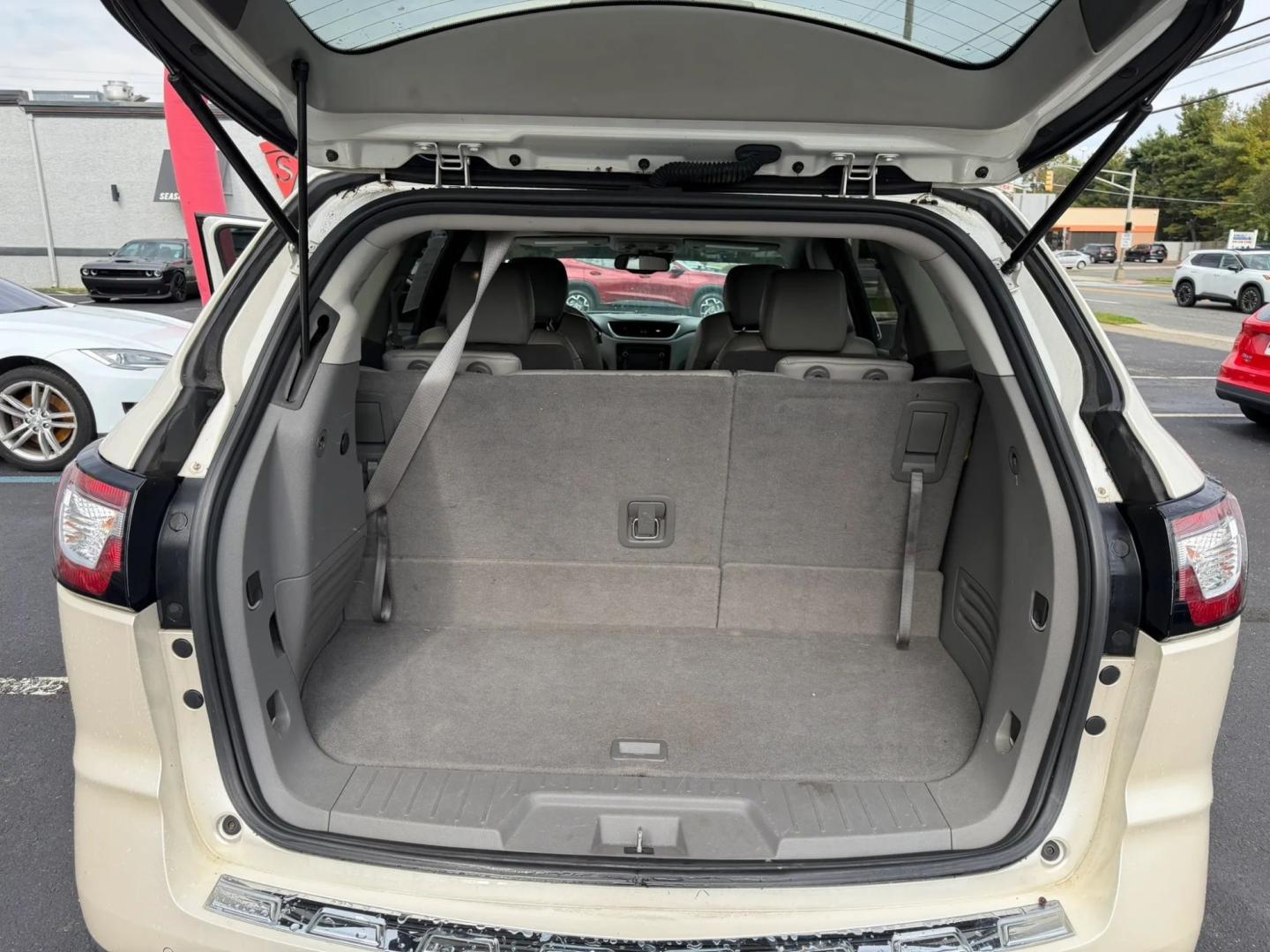 2014 White Chevrolet Traverse LTZ AWD (1GNKVJKD1EJ) with an 3.6L V6 DOHC 24V engine, 6-Speed Automatic transmission, located at 1010 N White Horse Pike, Stratford, NJ, 08084, (856) 262-9500, 39.838921, -75.011497- Photo#7
