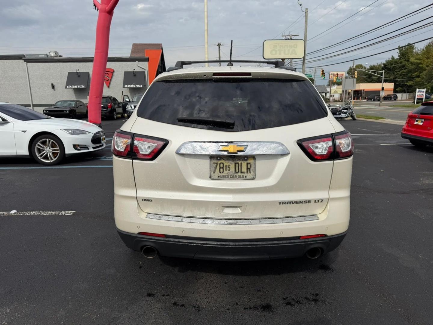 2014 White Chevrolet Traverse LTZ AWD (1GNKVJKD1EJ) with an 3.6L V6 DOHC 24V engine, 6-Speed Automatic transmission, located at 1010 N White Horse Pike, Stratford, NJ, 08084, (856) 262-9500, 39.838921, -75.011497- Photo#15